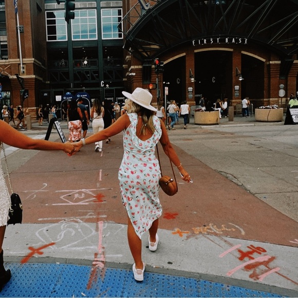 Zara Floral Satin Midi Dress Size M Tie Back, Summer, Trendy, blogger fave - Picture 3 of 8